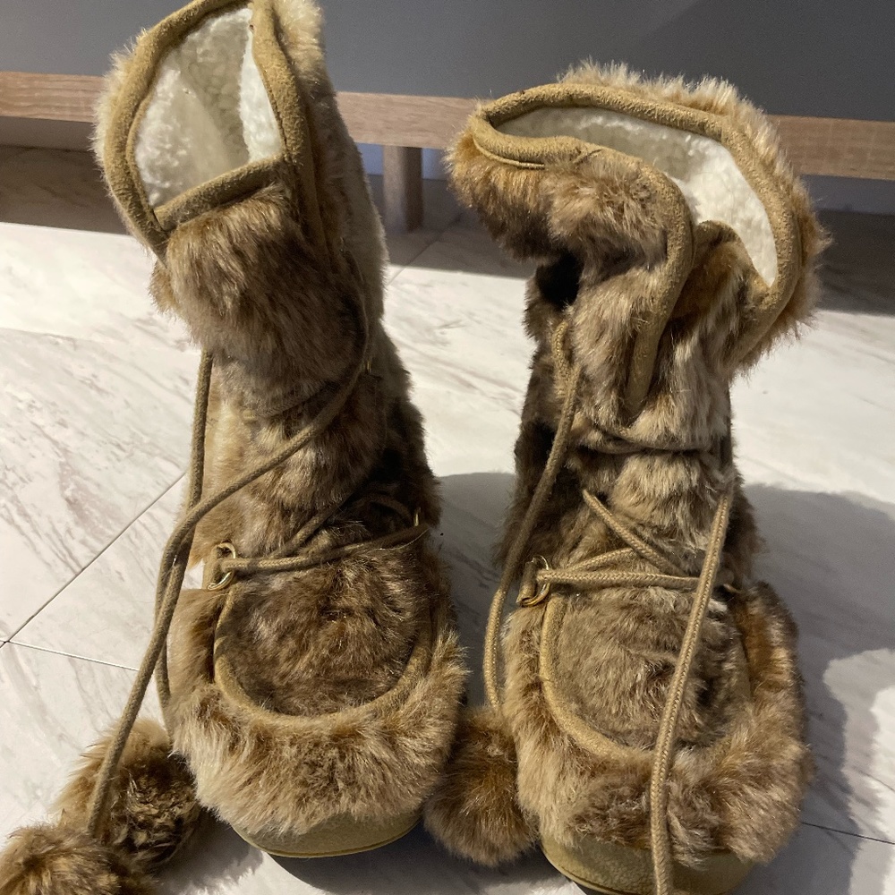 Retro Fur boots